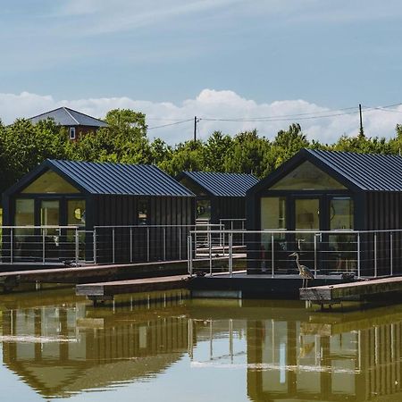 Kingfisher Tattenhall Luaran gambar
