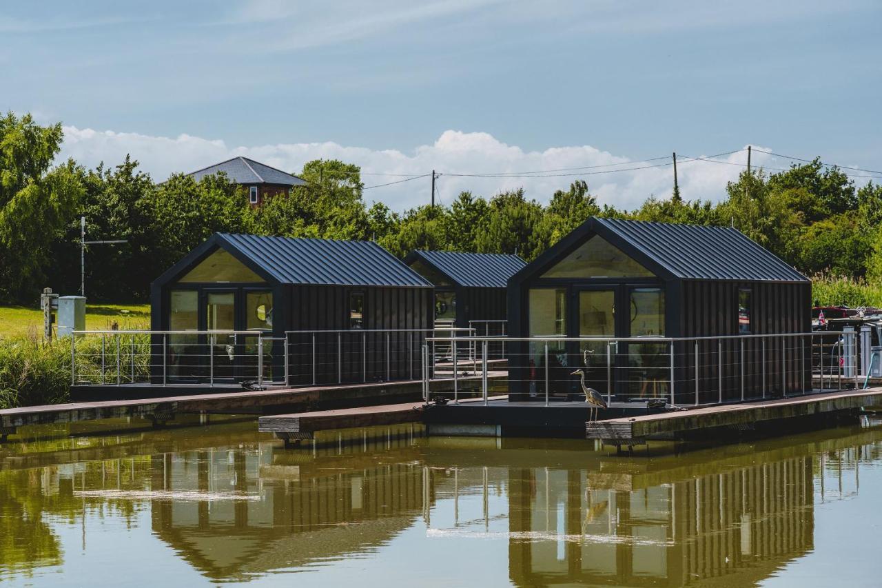 Kingfisher Tattenhall Luaran gambar